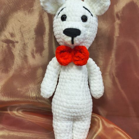 Elegancki biały miś pluszowy handmade w muszce