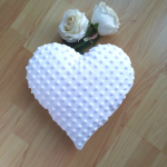 Walentynki poduszka biała serce prezent - Poduszeczka biała serce