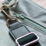 Kopertówka welurowa handmade – unikatowa torebka malowane kwiaty - 