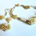 Bransoletka i kolczyki, kremowe róże, koral - 