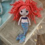 Syrenka, Lalka dla dziewczynki, Lalka syrenka na prezent - Całkowita wysokość maskotki to około 26 cm.