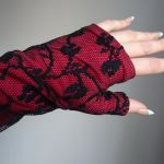 Rękawiczki mitenki czerwone z czarną koronką - 