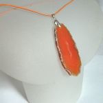 Surowy pomarańczowy plaster agatu, wisior  - 