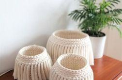 Kosz BOHO,okrągły koszyk z frędzl,osłonka donicy 20x15cm