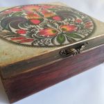 Opalana szkatułka w stylu folk - Szkatułka na biżuterię