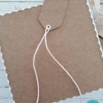 Kartka imieninowa z piwoniami w słoiku - Tył kartki i tył etykietki