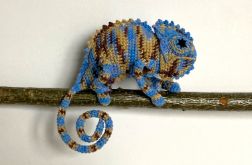 Niebiesko-brązowy kameleon szydełkowy