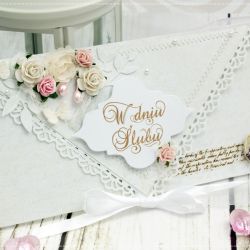 Kopertówka z okazji ślubu-delikatność kwiatów