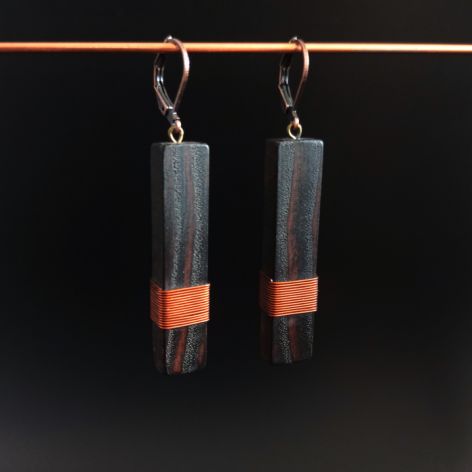 Kolczyki drewniane czarne z miedzianym akcentem