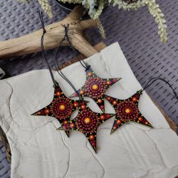 Ręcznie malowane gwiazdki – zawieszki w stylu mandali