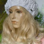 Beret z warkoczem w kolorze białym  - ciepły beret