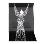 Anioł ażurowy stojący z darem (21 cm) - 
