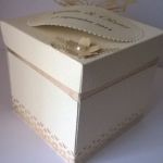Kartka w formie pudełka - z tortem - 