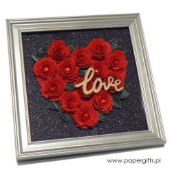 Walentynki Serce z róż w ramce dla kochanej osoby - czerwone róże czarne brokatowe tło
