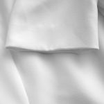 klasyczna sukienka ESTHER / kremowa - prosta sukienka z rękawkiem od RAHRI