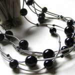 Czarne perły i srebro, ponadczasowa elegancja - 