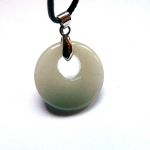 Jasnozielony awenturyn, kółko z dziurką, wisiorek uniseks - 