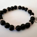 Bransoletka z pszczółką :) - Bransoletka koralikowa na gumce