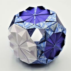 Bombka origami kusudama z papieru koronka