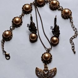 Biżuteria - Motyle i złote perełki