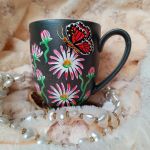 Ręcznie malowany epickie stokrotki i motyle kubek 400 ml. - ręcznie malowane