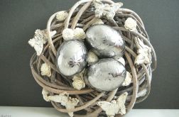 Srebrne pisanki z motylami