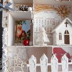 Domek świąteczny - Mikołaj w tle