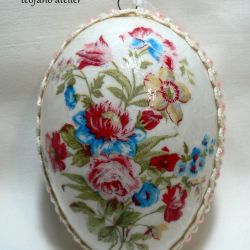 Jajko z bukietem kwiatów (02)