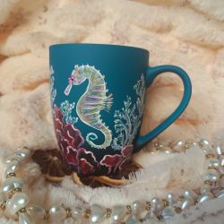 Ręcznie malowany konik morski i rafa koralowa 300 ml.