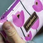 Etui na klucze z różowego weluru w tulipany – handmade - 