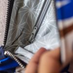 Kopertówka welurowa handmade – unikatowa torebka z regulowanym paskiem - 