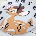 Zegar dla dziewczynki z jelonkiem Bambi - Każdy element jest wycięty i naklejony osobno