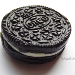 Ciasteczkowy potwór Oreo broszka