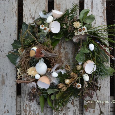 Wianek wiosenno wielkanocny naturalne  białe kwiaty