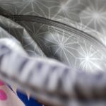 Welurowa listonoszka z kominem w kwiatki - 