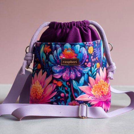 Fioletowa listonoszka z kominem z tłoczonego weluru i weluru w kwiaty – handmade