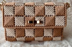 Torebka ręcznie pleciona ecru–karmel z koralikami | elegancka kopertówka handmade