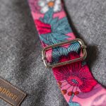 Szara kopertówka na pasku w kwiaty - 