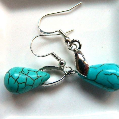 Delikatne kolczyki z turkusami