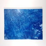 Ręcznie malowany pouring akryl 40 x 50 cm - Widok na ścianie