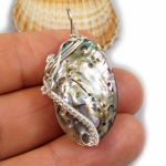 Srebrny wisior z muszlą abalone dwustronny - wielokolorowa muszla abalone amulet