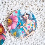 Para podkładek - Czas na relaks - Seria * Koziołkowe Love * to nasze produkty, które są z nami od zawsze. Najczęściej kupowane przez klientów. Najbardziej ukochane nie tylko przez dzieci. * * * Drewno o pięknym kształcie idealnie nadaje się na podkładki. Wykonane metodą decoupage. Pokryte