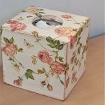 Chustecznik w róże - ozdobne pudełko na chusteczki