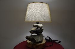 Lampa z kamieni naturalnych