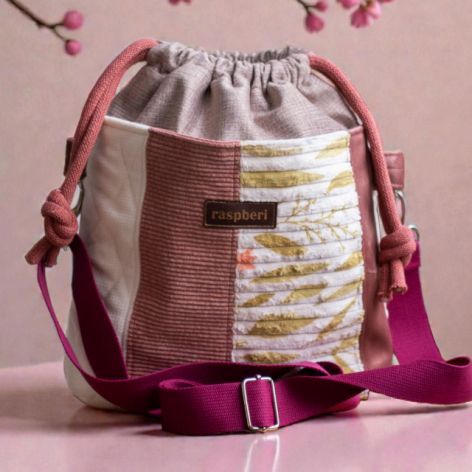 Beżowo-różowa patchworkowa listonoszka z kominem