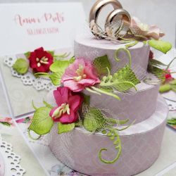 Pastelowe pudełko na ślub z tortem