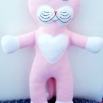 Maskotka kotek różowy z bawełnianej dzianiny - Kot