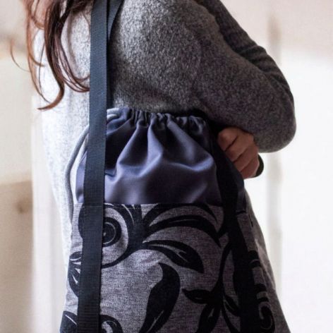 Ciemnoszara torebka z kominem