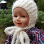 Czapka bonetka biały kapturek - delikatna czapka dla niemowlaka