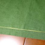 Bieżnik na stół/ Ławę CIEMNA ZIELEŃ/ ZŁOTA NITKA 126 cm x 60 cm - Bieżnik na ławę